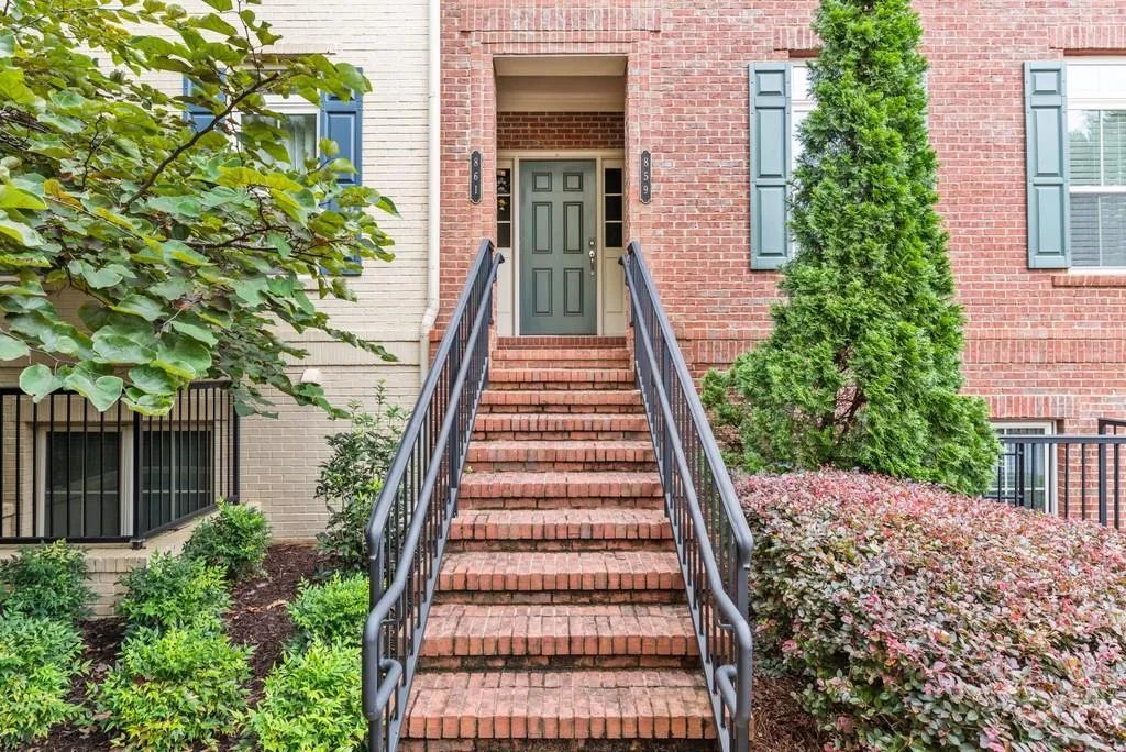 859 Perennial Drive, Atlanta, Georgia 30328, 2 Bedrooms Bedrooms, ,2 BathroomsBathrooms,Residential,Sold,859 Perennial Drive,6829645
