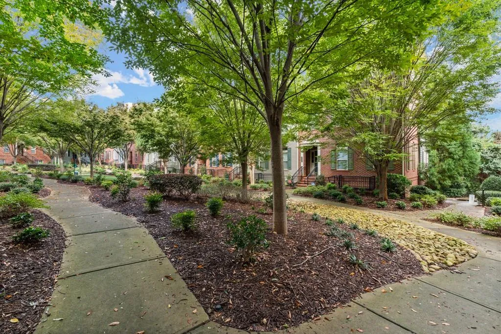 859 Perennial Drive, Atlanta, Georgia 30328, 2 Bedrooms Bedrooms, ,2 BathroomsBathrooms,Residential,Sold,859 Perennial Drive,6829645