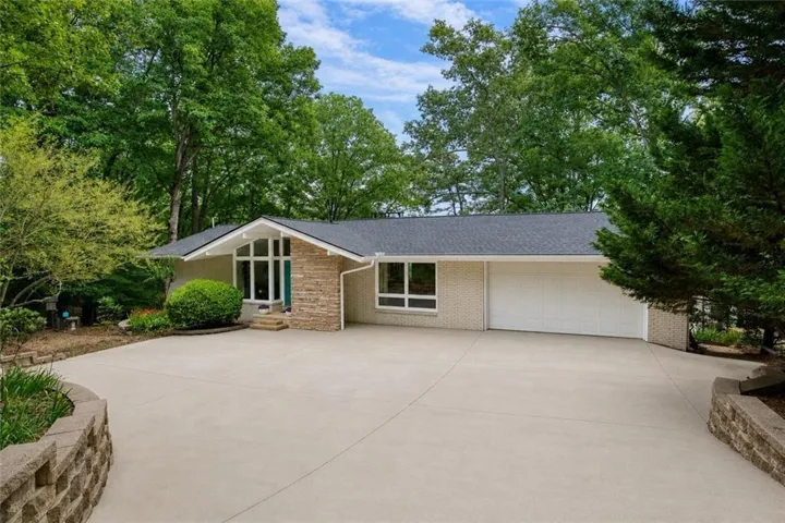 5950 Truman Mountain Road, Gainesville, Georgia 30506