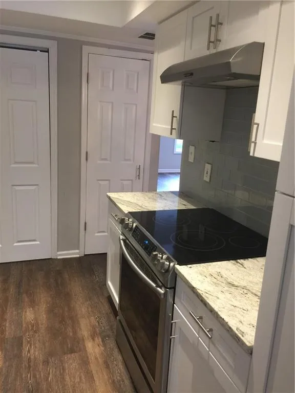 7750 Roswell Road Unit 10d, Sandy Springs, Georgia 30350, 2 Bedrooms Bedrooms, ,1 BathroomBathrooms,Residential,Sold,7750 Roswell Road Unit 10d,6555332