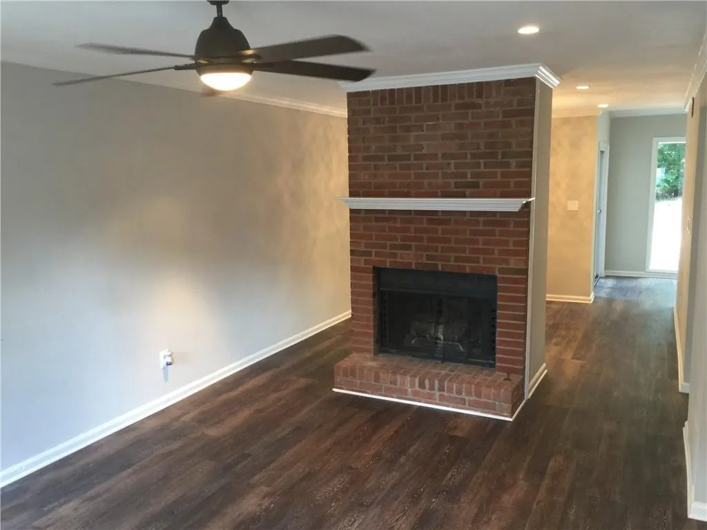 7750 Roswell Road Unit 10d, Sandy Springs, Georgia 30350, 2 Bedrooms Bedrooms, ,1 BathroomBathrooms,Residential,Sold,7750 Roswell Road Unit 10d,6555332
