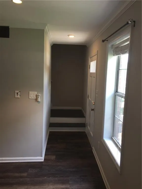 7750 Roswell Road Unit 10d, Sandy Springs, Georgia 30350, 2 Bedrooms Bedrooms, ,1 BathroomBathrooms,Residential,Sold,7750 Roswell Road Unit 10d,6555332