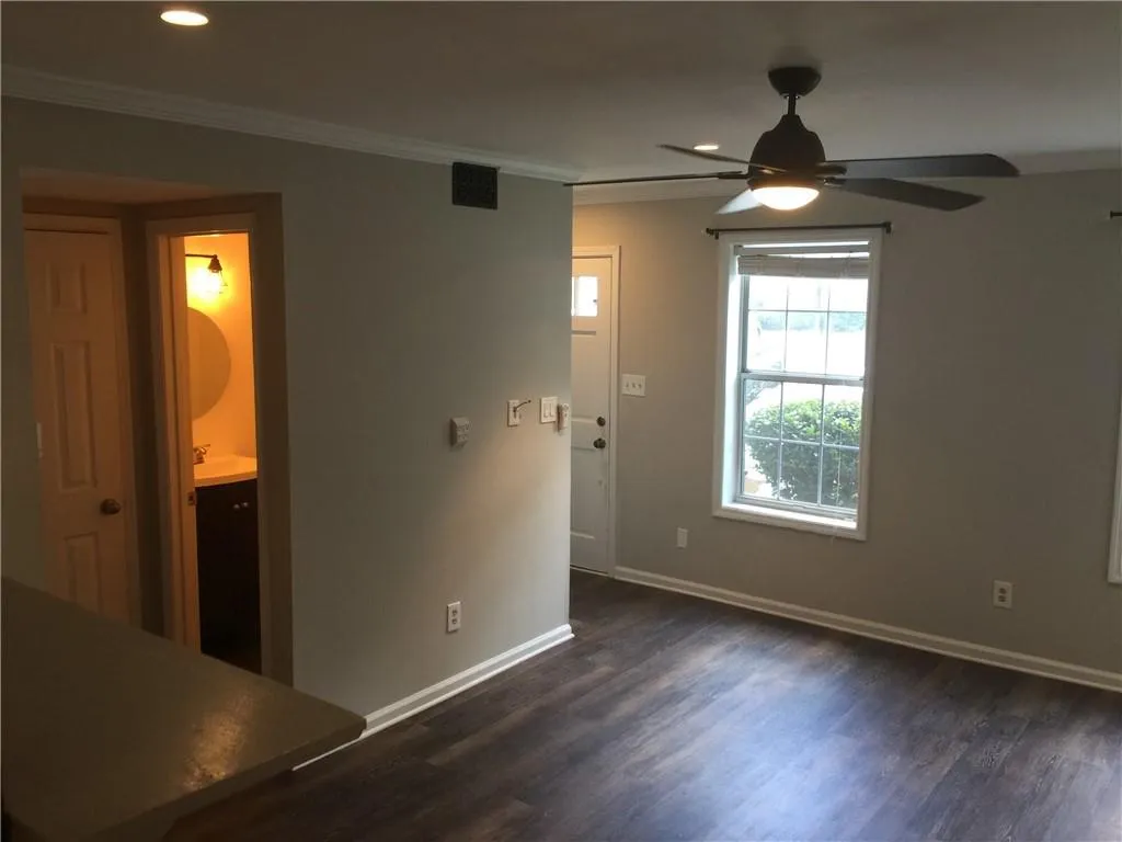 7750 Roswell Road Unit 10d, Sandy Springs, Georgia 30350, 2 Bedrooms Bedrooms, ,1 BathroomBathrooms,Residential,Sold,7750 Roswell Road Unit 10d,6555332