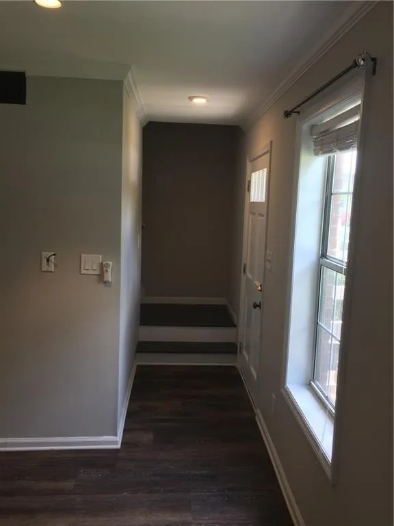 7750 Roswell Road Unit 10d, Sandy Springs, Georgia 30350, 2 Bedrooms Bedrooms, ,1 BathroomBathrooms,Residential,Sold,7750 Roswell Road Unit 10d,6555332