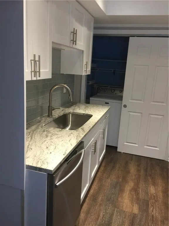 7750 Roswell Road Unit 10d, Sandy Springs, Georgia 30350, 2 Bedrooms Bedrooms, ,1 BathroomBathrooms,Residential,Sold,7750 Roswell Road Unit 10d,6555332