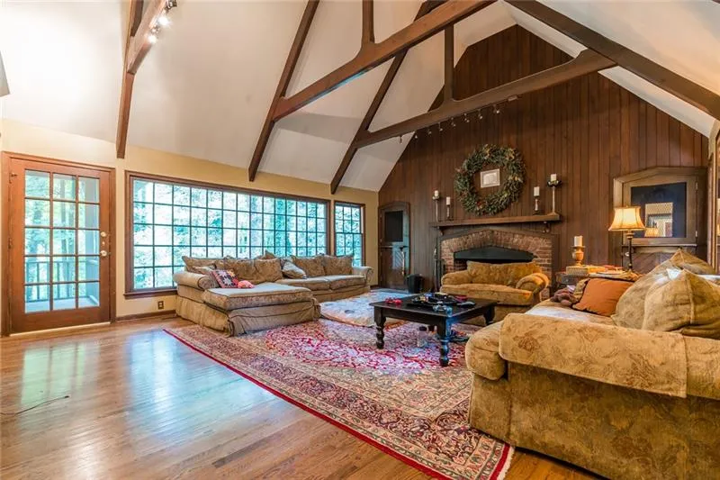 120 River North Drive, Sandy Springs, Georgia 30328, 6 Bedrooms Bedrooms, ,4 BathroomsBathrooms,Residential,Sold,120 River North Drive,6591108