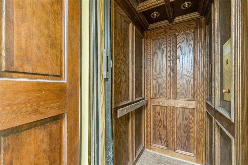 120 River North Drive, Sandy Springs, Georgia 30328, 6 Bedrooms Bedrooms, ,4 BathroomsBathrooms,Residential,Sold,120 River North Drive,6591108