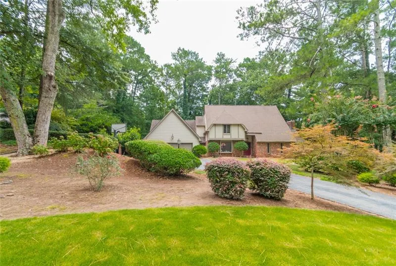 120 River North Drive, Sandy Springs, Georgia 30328, 6 Bedrooms Bedrooms, ,4 BathroomsBathrooms,Residential,Sold,120 River North Drive,6591108