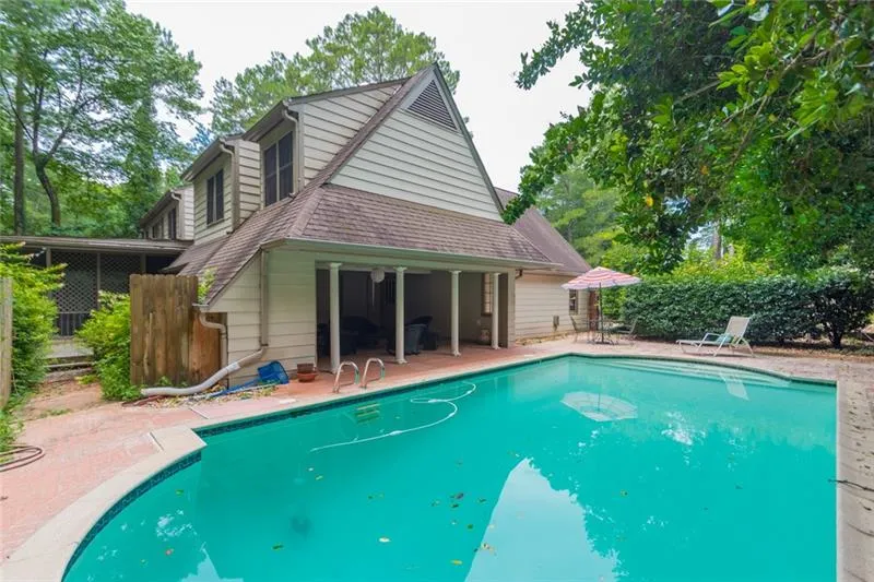 120 River North Drive, Sandy Springs, Georgia 30328, 6 Bedrooms Bedrooms, ,4 BathroomsBathrooms,Residential,Sold,120 River North Drive,6591108