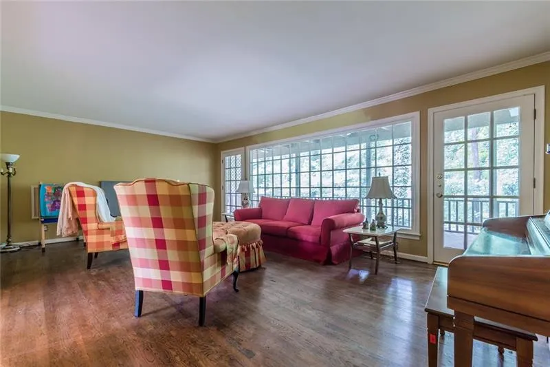 120 River North Drive, Sandy Springs, Georgia 30328, 6 Bedrooms Bedrooms, ,4 BathroomsBathrooms,Residential,Sold,120 River North Drive,6591108