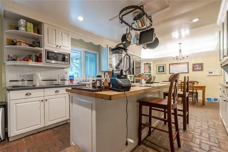 120 River North Drive, Sandy Springs, Georgia 30328, 6 Bedrooms Bedrooms, ,4 BathroomsBathrooms,Residential,Sold,120 River North Drive,6591108