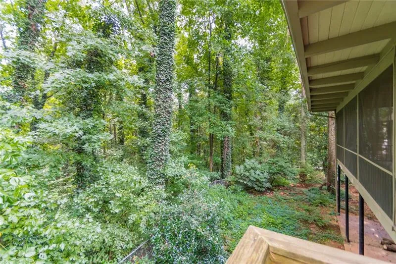 120 River North Drive, Sandy Springs, Georgia 30328, 6 Bedrooms Bedrooms, ,4 BathroomsBathrooms,Residential,Sold,120 River North Drive,6591108