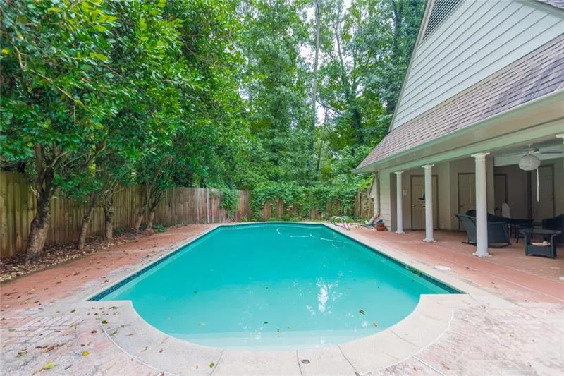 120 River North Drive, Sandy Springs, Georgia 30328, 6 Bedrooms Bedrooms, ,4 BathroomsBathrooms,Residential,Sold,120 River North Drive,6591108
