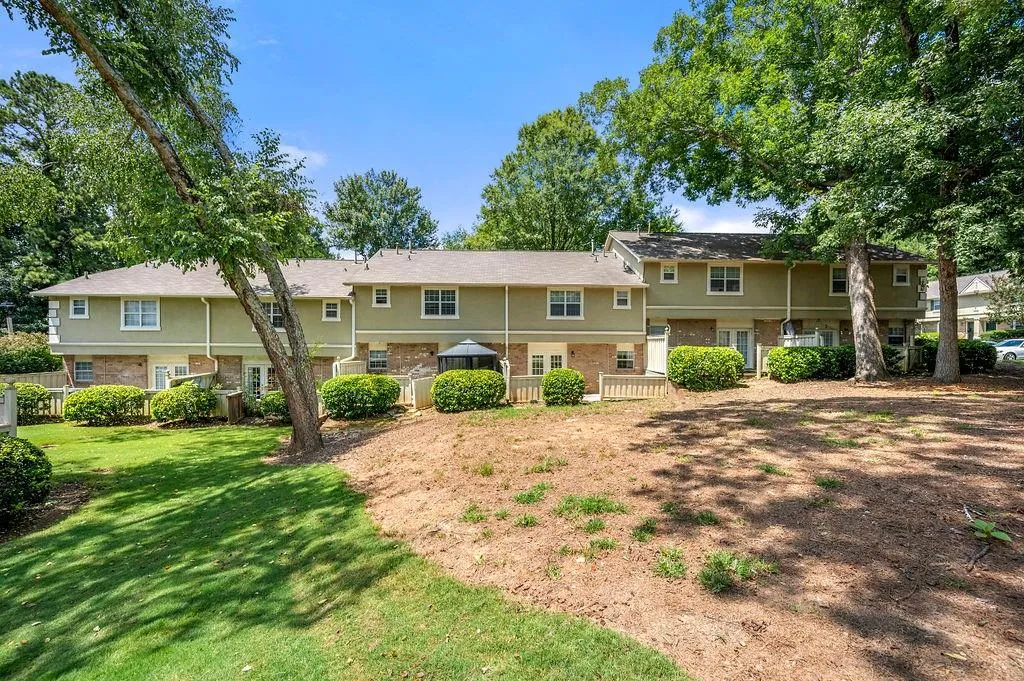 6900 Roswell Road Road Unit G3, Atlanta, Georgia 30328, 3 Bedrooms Bedrooms, ,2 BathroomsBathrooms,Residential,Sold,6900 Roswell Road Road Unit G3,7099372