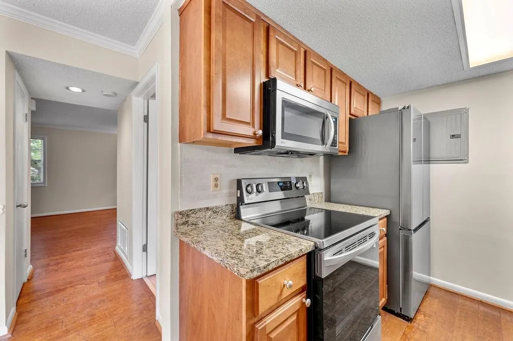 6900 Roswell Road Road Unit G3, Atlanta, Georgia 30328, 3 Bedrooms Bedrooms, ,2 BathroomsBathrooms,Residential,Sold,6900 Roswell Road Road Unit G3,7099372