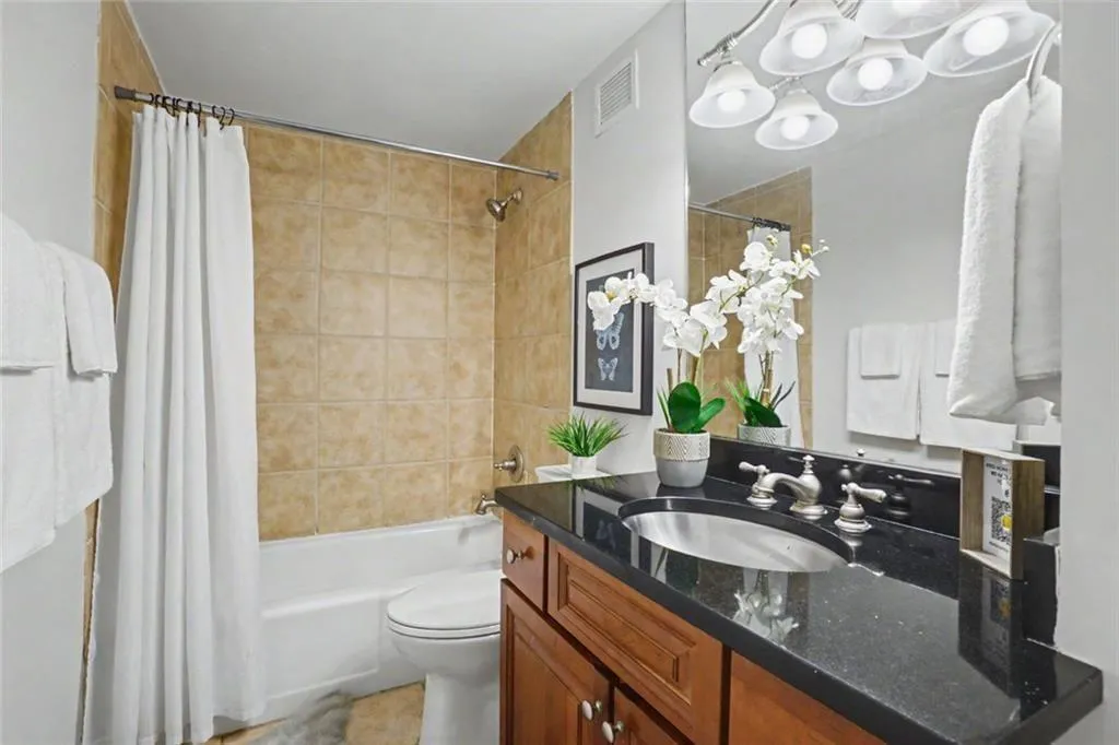 2479 Peachtree Road Ne Unit #1203, Atlanta, Georgia 30305, 1 Bedroom Bedrooms, 0 ,1 BathroomBathrooms,Residential,For Sale,2479 Peachtree Road Ne Unit #1203,7788453