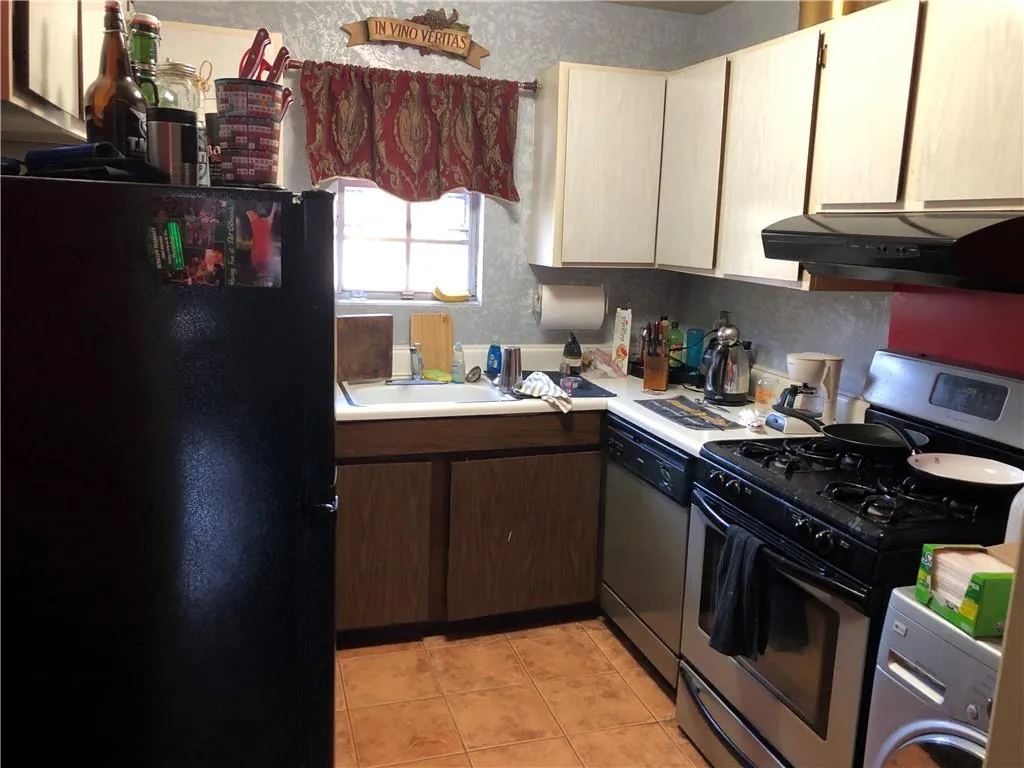 5660 Kingsport Drive Unit 6, Atlanta, Georgia 30342, 2 Bedrooms Bedrooms, ,1 BathroomBathrooms,Residential,Sold,5660 Kingsport Drive Unit 6,6528164