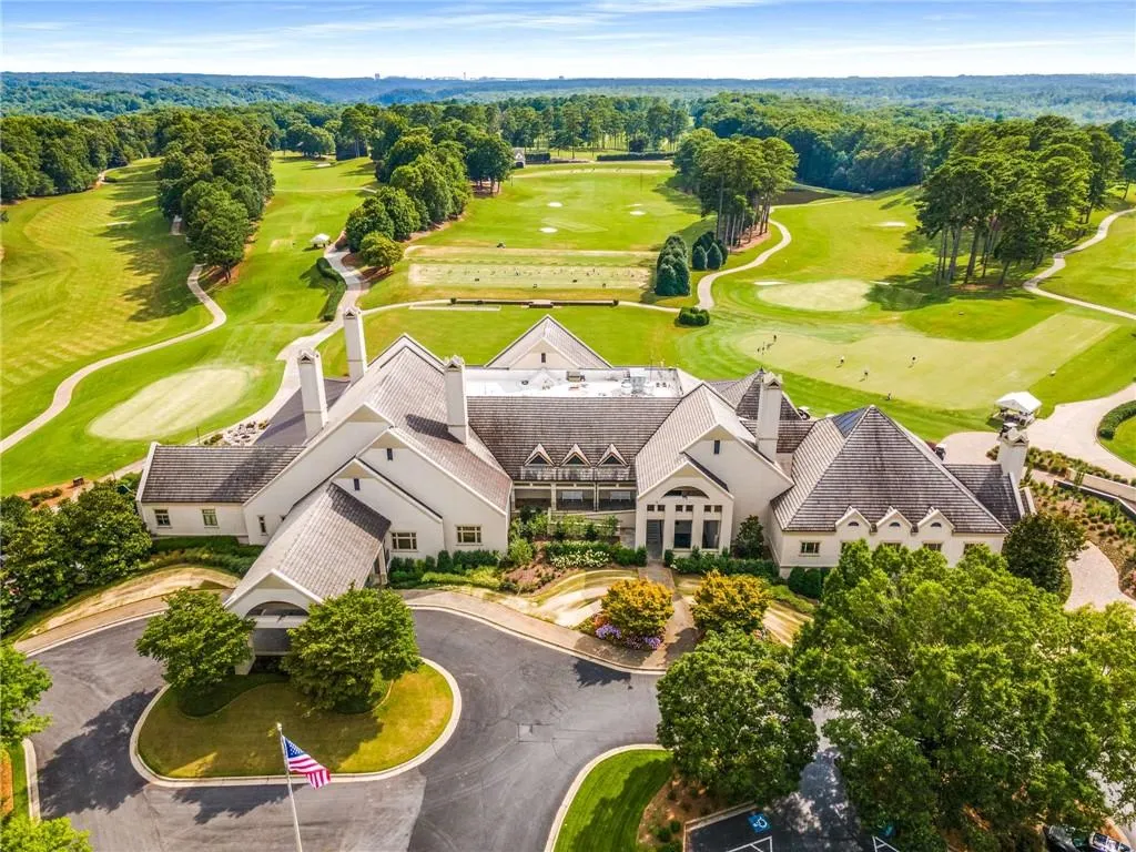 Drone / aerial view of Cherokee Town & Country Club