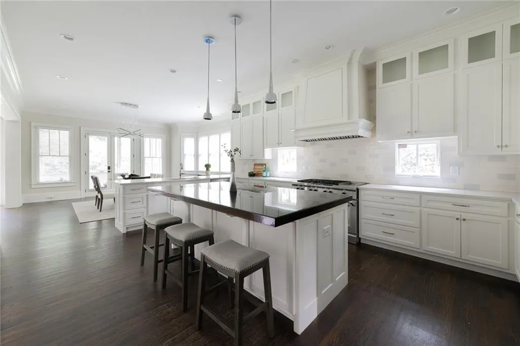 790 Brook Park Place, Atlanta, Georgia 30342, 6 Bedrooms Bedrooms, ,7 BathroomsBathrooms,Residential,Sold,790 Brook Park Place,6959293