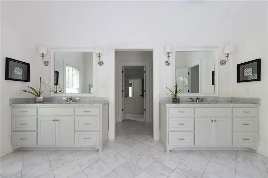 790 Brook Park Place, Atlanta, Georgia 30342, 6 Bedrooms Bedrooms, ,7 BathroomsBathrooms,Residential,Sold,790 Brook Park Place,6959293