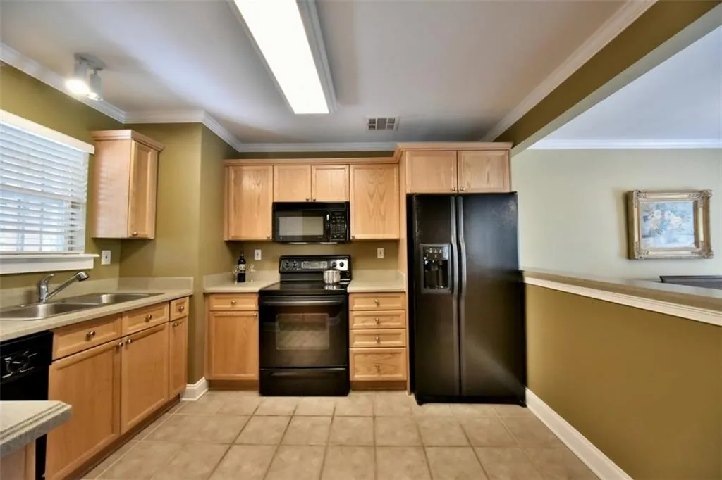 703 Masons Creek Circle, Sandy Springs, Georgia 30350, 2 Bedrooms Bedrooms, ,2 BathroomsBathrooms,Residential,Sold,703 Masons Creek Circle,5689345
