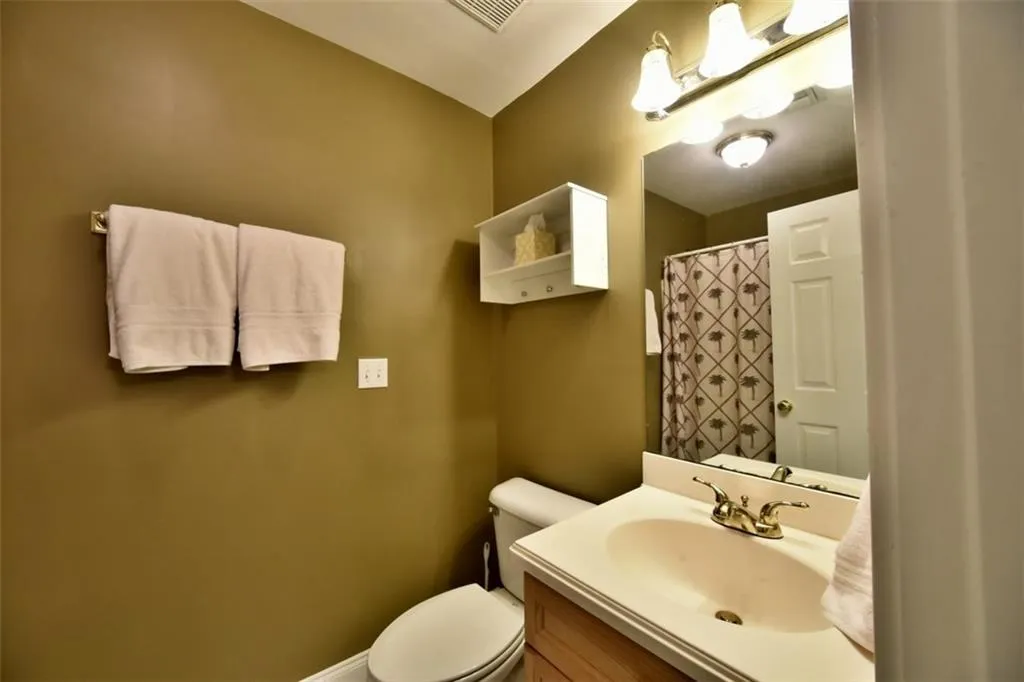 703 Masons Creek Circle, Sandy Springs, Georgia 30350, 2 Bedrooms Bedrooms, ,2 BathroomsBathrooms,Residential,Sold,703 Masons Creek Circle,5689345