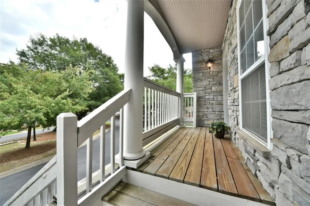 703 Masons Creek Circle, Sandy Springs, Georgia 30350, 2 Bedrooms Bedrooms, ,2 BathroomsBathrooms,Residential,Sold,703 Masons Creek Circle,5689345