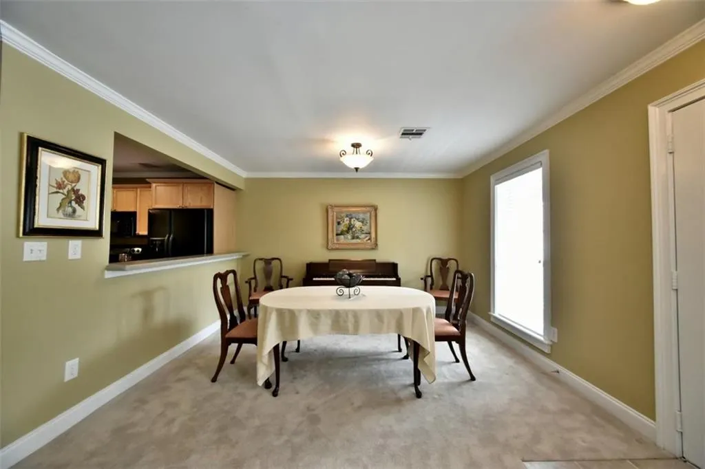 703 Masons Creek Circle, Sandy Springs, Georgia 30350, 2 Bedrooms Bedrooms, ,2 BathroomsBathrooms,Residential,Sold,703 Masons Creek Circle,5689345