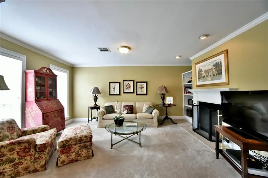703 Masons Creek Circle, Sandy Springs, Georgia 30350, 2 Bedrooms Bedrooms, ,2 BathroomsBathrooms,Residential,Sold,703 Masons Creek Circle,5689345