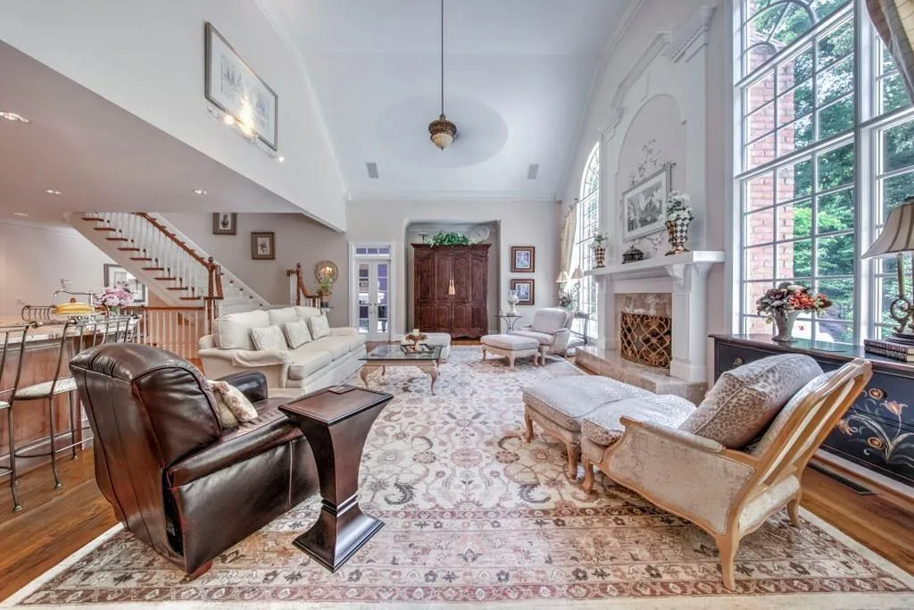 125 Sentinae Close, Sandy Springs, Georgia 30350, 5 Bedrooms Bedrooms, ,6 BathroomsBathrooms,Residential,Sold,125 Sentinae Close,6510263