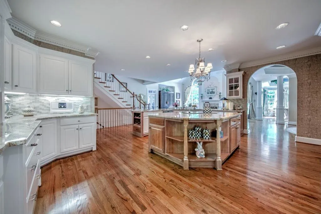 125 Sentinae Close, Sandy Springs, Georgia 30350, 5 Bedrooms Bedrooms, ,6 BathroomsBathrooms,Residential,Sold,125 Sentinae Close,6510263