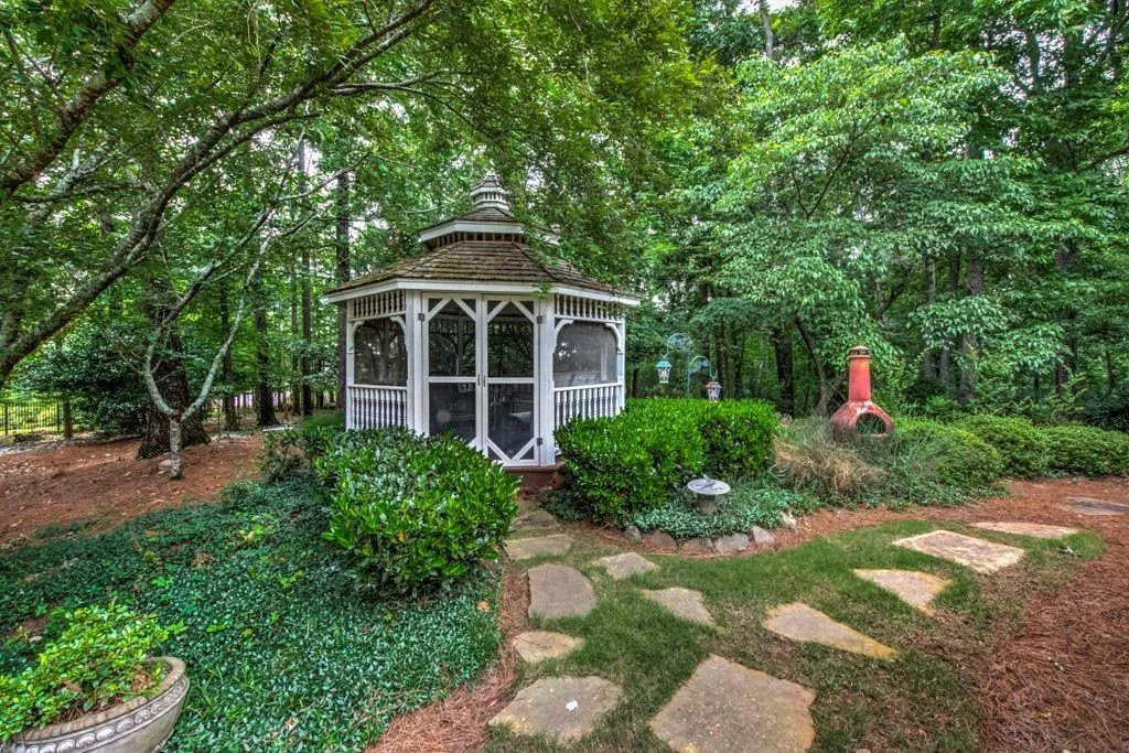 125 Sentinae Close, Sandy Springs, Georgia 30350, 5 Bedrooms Bedrooms, ,6 BathroomsBathrooms,Residential,Sold,125 Sentinae Close,6510263