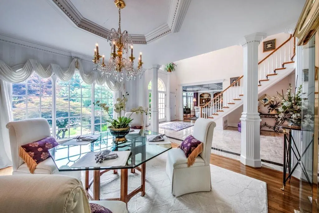 125 Sentinae Close, Sandy Springs, Georgia 30350, 5 Bedrooms Bedrooms, ,6 BathroomsBathrooms,Residential,Sold,125 Sentinae Close,6510263