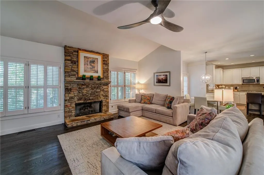 5345 S Trimble Road, Atlanta, Georgia 30342, 4 Bedrooms Bedrooms, ,3 BathroomsBathrooms,Residential,Sold,5345 S Trimble Road,7121534