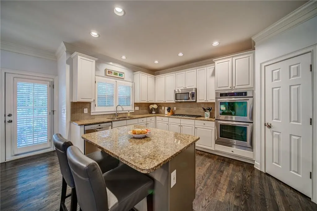 5345 S Trimble Road, Atlanta, Georgia 30342, 4 Bedrooms Bedrooms, ,3 BathroomsBathrooms,Residential,Sold,5345 S Trimble Road,7121534