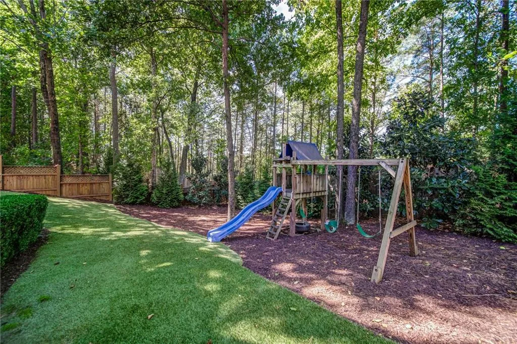 5345 S Trimble Road, Atlanta, Georgia 30342, 4 Bedrooms Bedrooms, ,3 BathroomsBathrooms,Residential,Sold,5345 S Trimble Road,7121534