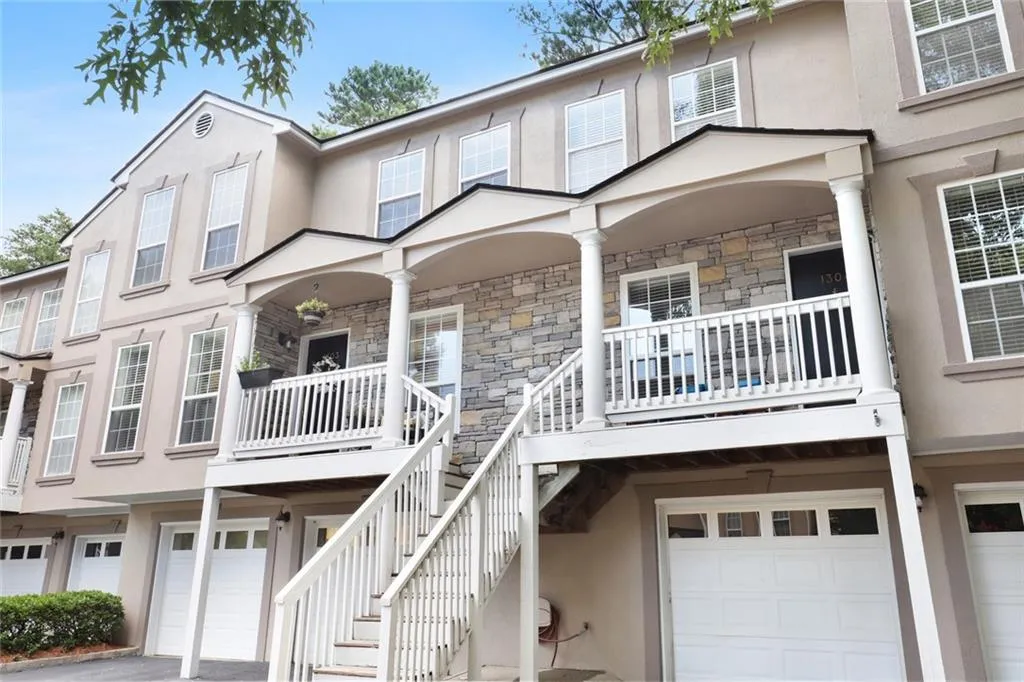 1303 Masons Creek Circle, Sandy Springs, Georgia 30350, 3 Bedrooms Bedrooms, ,2 BathroomsBathrooms,Residential,Sold,1303 Masons Creek Circle,6752818