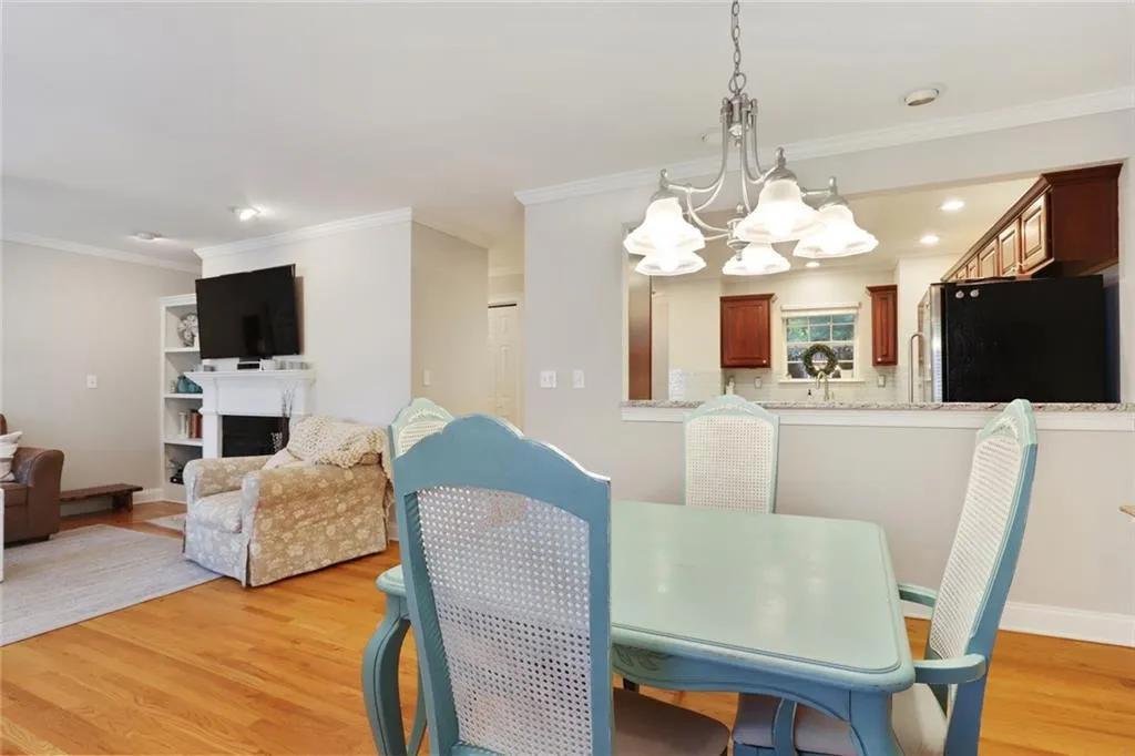 1303 Masons Creek Circle, Sandy Springs, Georgia 30350, 3 Bedrooms Bedrooms, ,2 BathroomsBathrooms,Residential,Sold,1303 Masons Creek Circle,6752818