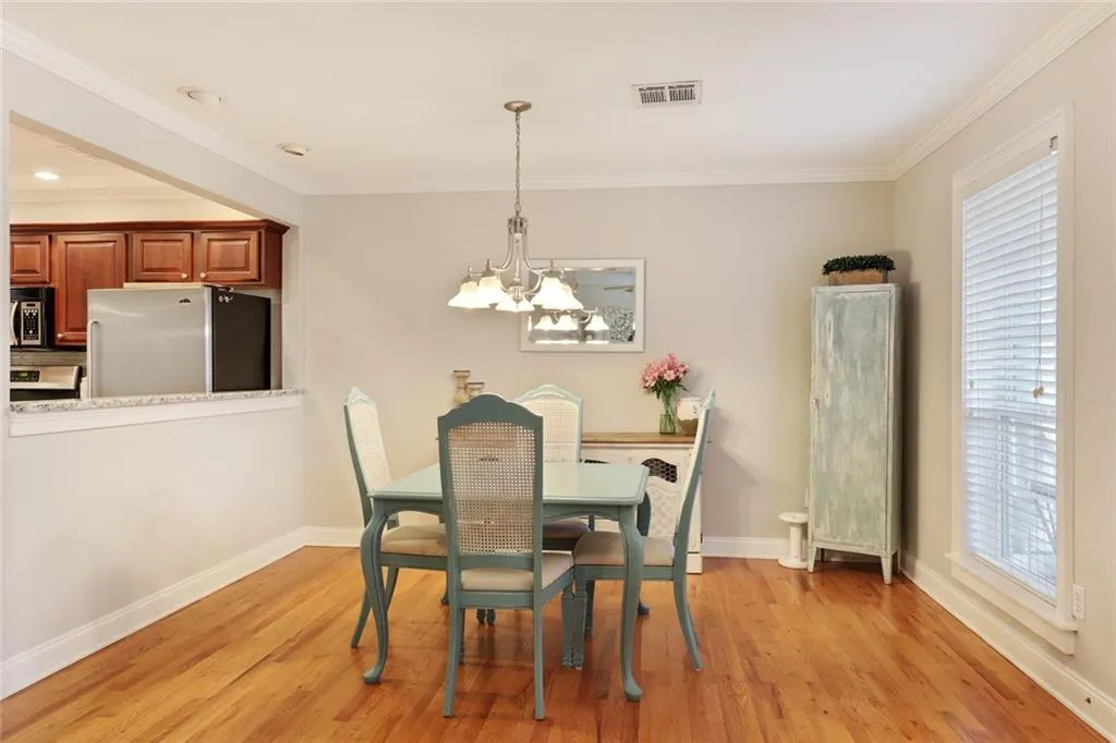 1303 Masons Creek Circle, Sandy Springs, Georgia 30350, 3 Bedrooms Bedrooms, ,2 BathroomsBathrooms,Residential,Sold,1303 Masons Creek Circle,6752818