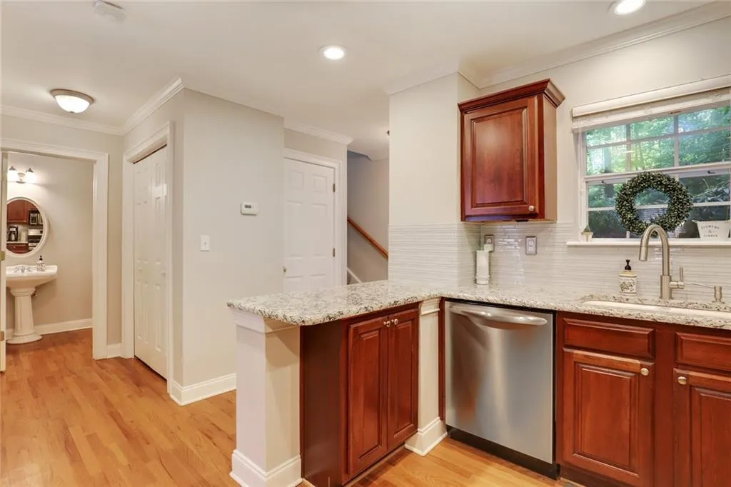 1303 Masons Creek Circle, Sandy Springs, Georgia 30350, 3 Bedrooms Bedrooms, ,2 BathroomsBathrooms,Residential,Sold,1303 Masons Creek Circle,6752818