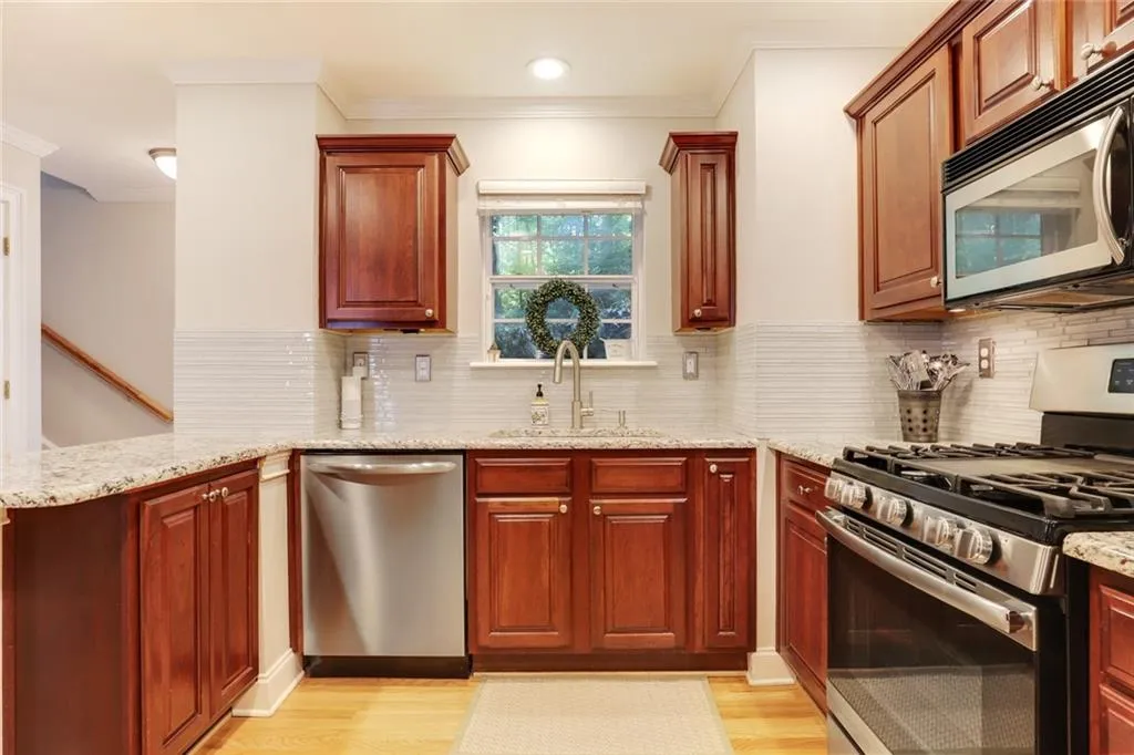 1303 Masons Creek Circle, Sandy Springs, Georgia 30350, 3 Bedrooms Bedrooms, ,2 BathroomsBathrooms,Residential,Sold,1303 Masons Creek Circle,6752818