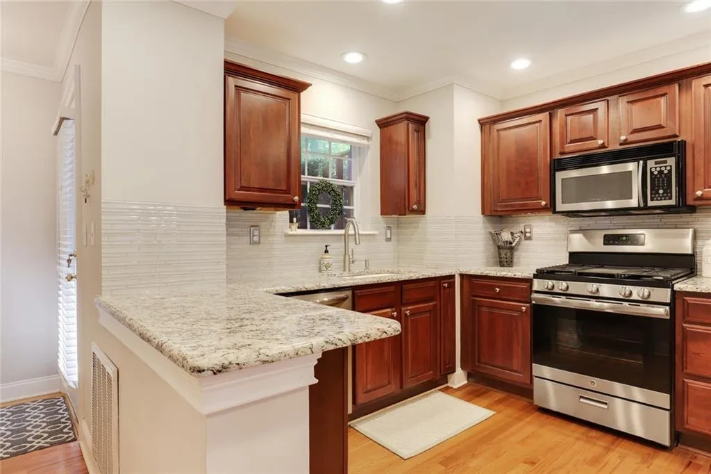 1303 Masons Creek Circle, Sandy Springs, Georgia 30350, 3 Bedrooms Bedrooms, ,2 BathroomsBathrooms,Residential,Sold,1303 Masons Creek Circle,6752818