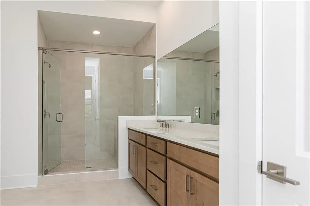 2184 Crestview Drive Unit 56, Brookhaven, Georgia 30319, 4 Bedrooms Bedrooms, ,4 BathroomsBathrooms,Residential,For Sale,2184 Crestview Drive Unit 56,7672441