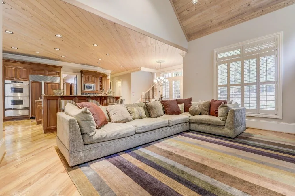 5455 Claire Rose Lane, Sandy Springs, Georgia 30327, 6 Bedrooms Bedrooms, ,6 BathroomsBathrooms,Residential,Sold,5455 Claire Rose Lane,6096784