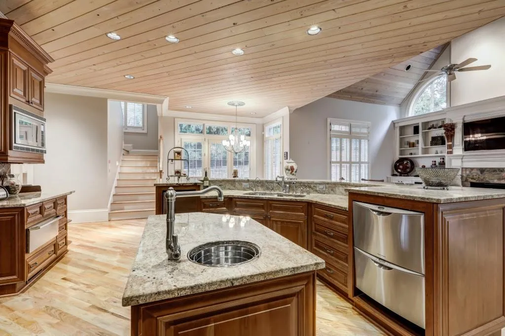 5455 Claire Rose Lane, Sandy Springs, Georgia 30327, 6 Bedrooms Bedrooms, ,6 BathroomsBathrooms,Residential,Sold,5455 Claire Rose Lane,6096784