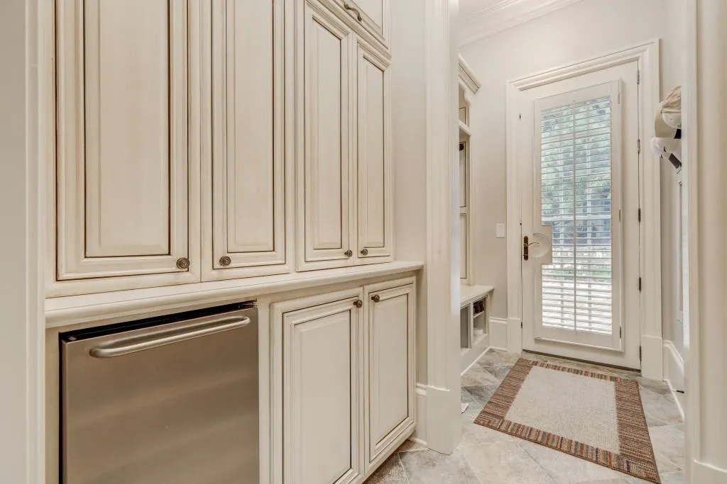 5455 Claire Rose Lane, Sandy Springs, Georgia 30327, 6 Bedrooms Bedrooms, ,6 BathroomsBathrooms,Residential,Sold,5455 Claire Rose Lane,6096784