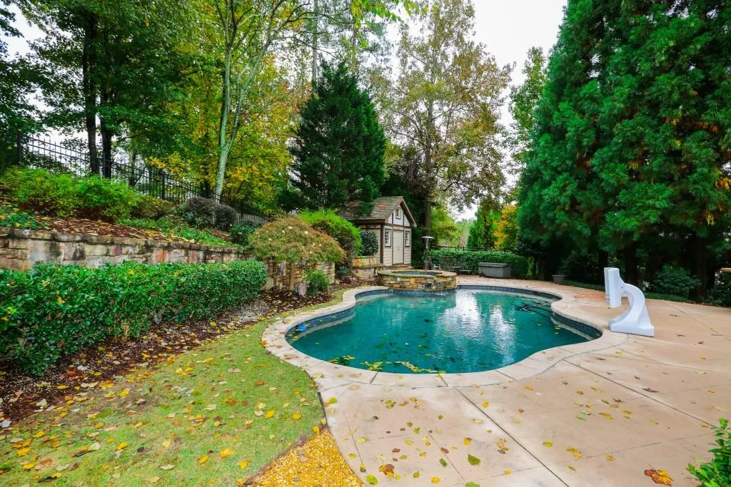 5455 Claire Rose Lane, Sandy Springs, Georgia 30327, 6 Bedrooms Bedrooms, ,6 BathroomsBathrooms,Residential,Sold,5455 Claire Rose Lane,6096784