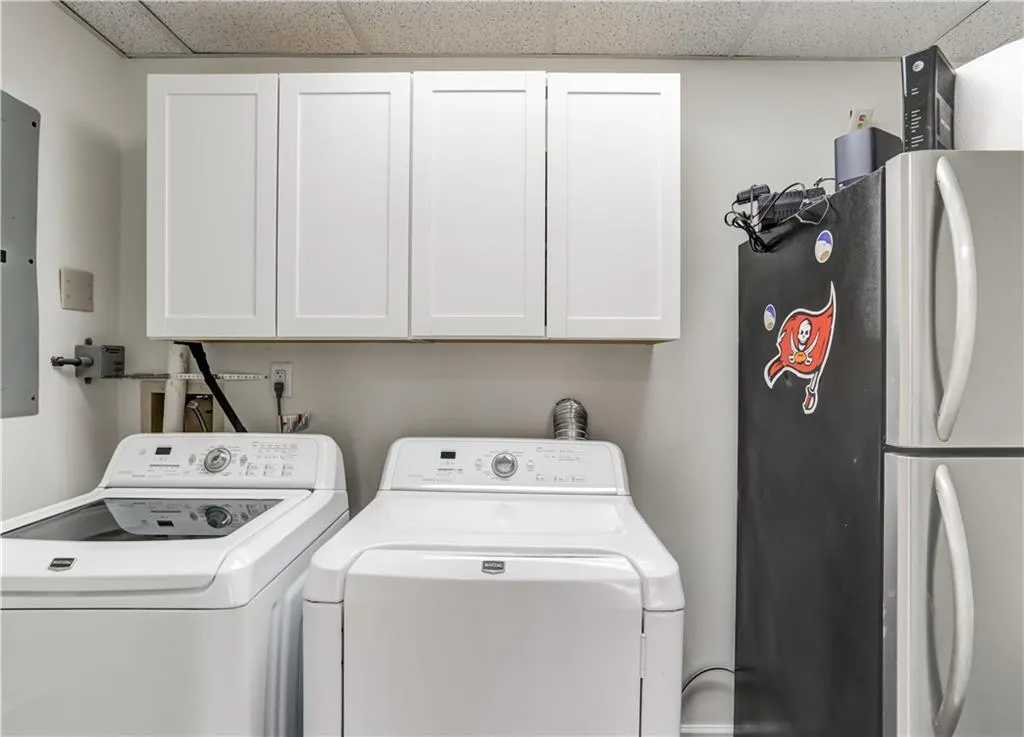 210 Abington Drive, Sandy Springs, Georgia 30328, 4 Bedrooms Bedrooms, ,2 BathroomsBathrooms,Residential,Sold,210 Abington Drive,6841077