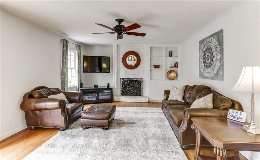 210 Abington Drive, Sandy Springs, Georgia 30328, 4 Bedrooms Bedrooms, ,2 BathroomsBathrooms,Residential,Sold,210 Abington Drive,6841077