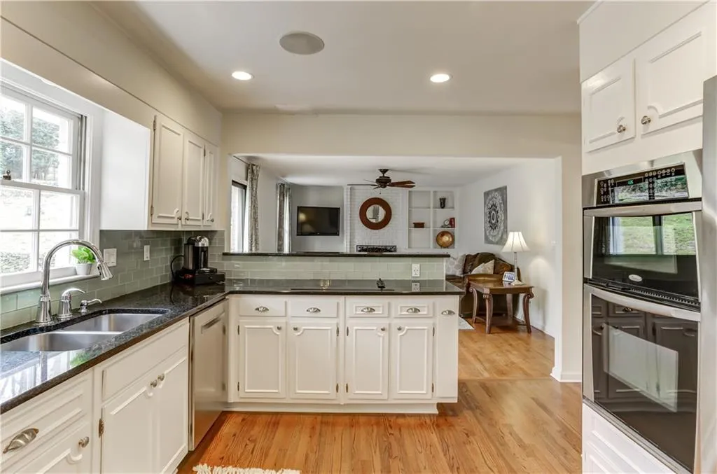 210 Abington Drive, Sandy Springs, Georgia 30328, 4 Bedrooms Bedrooms, ,2 BathroomsBathrooms,Residential,Sold,210 Abington Drive,6841077